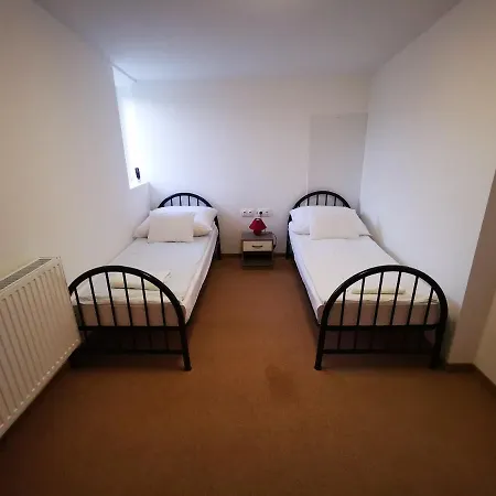 Mate Holiday House