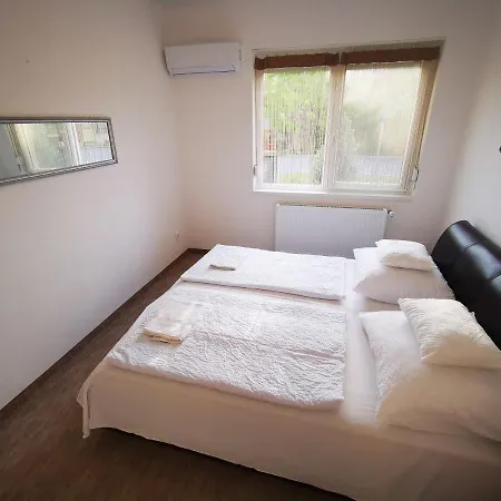 Mate House Ferienhaus *