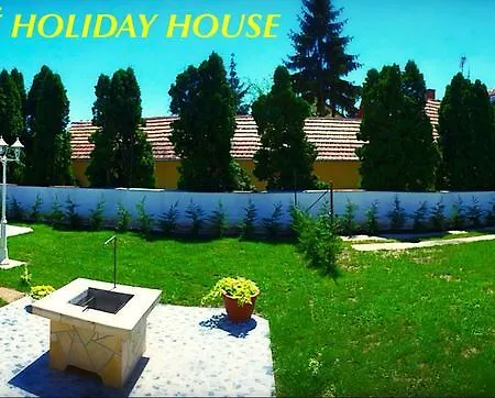 Máté House Gyula