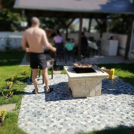 Nyaraló Mate House *