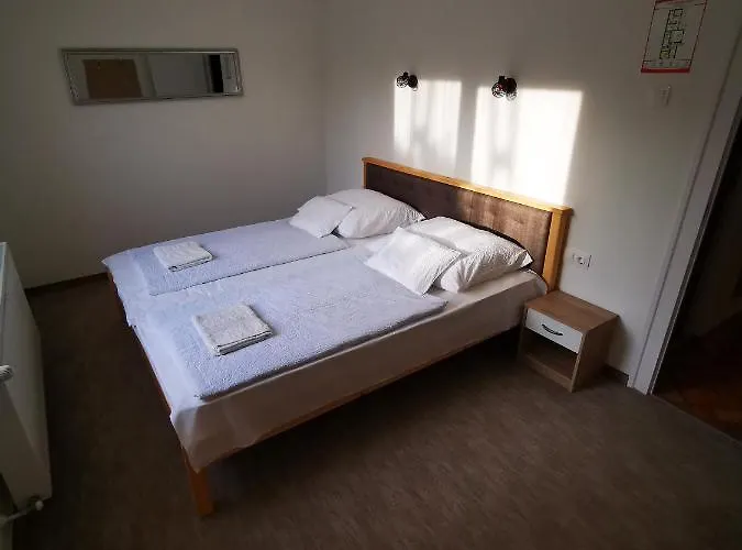 Mate House * גיולה