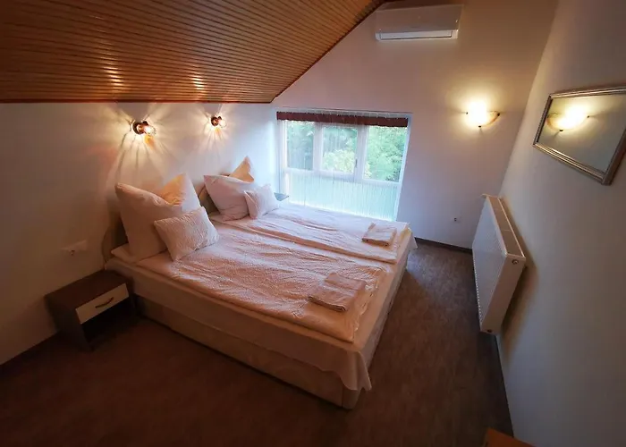 Mate House Case de vacanță Jula